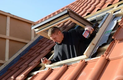 Pose de fenêtres de toit Velux à Trangé